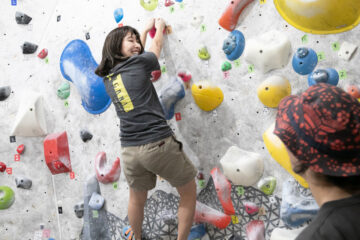 完登して笑顔の女性